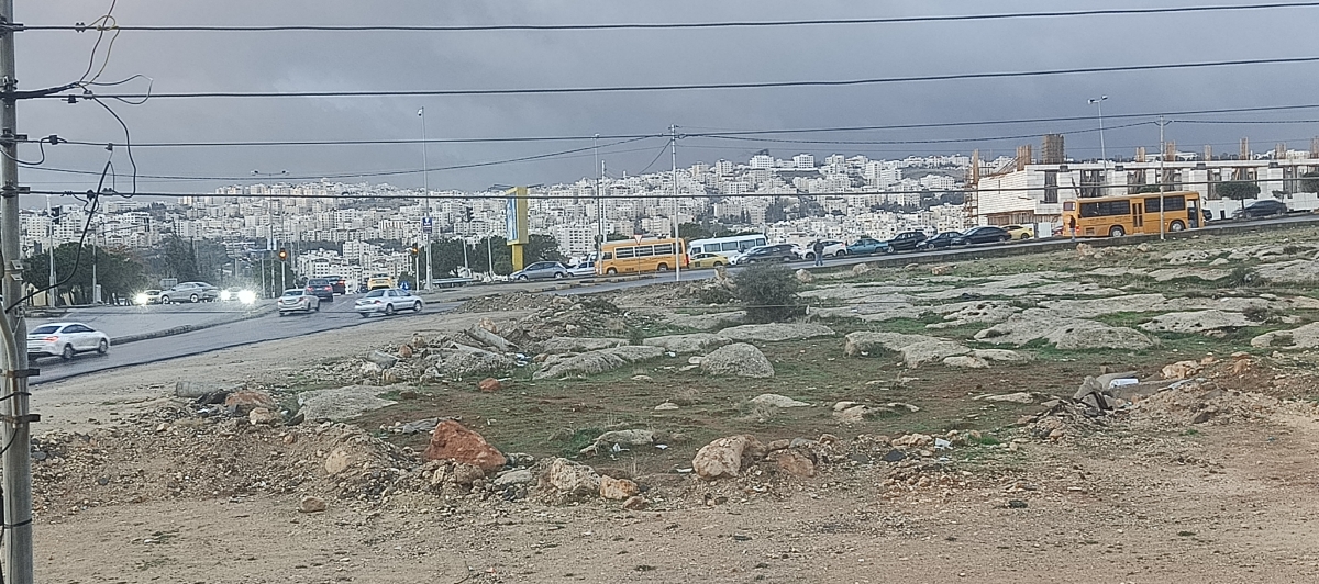 طقس بارد وغائم وأمطار رعدية وتحذيرات من الانزلاق والسيول اليوم