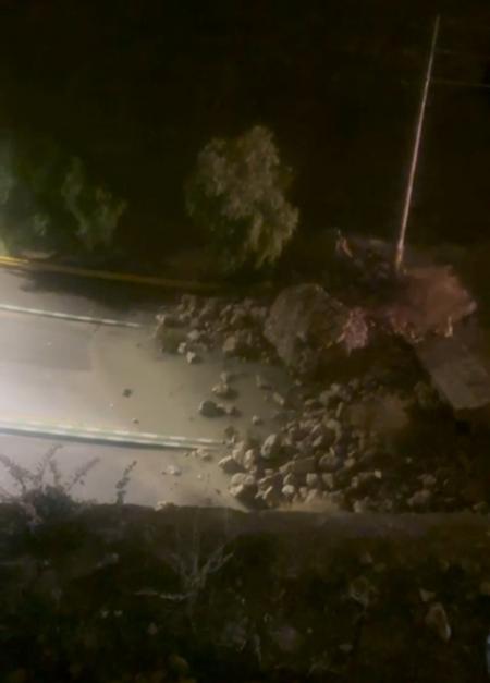 انهيار جبلي يغلق الطريق المؤدية إلى قصبة الكرك