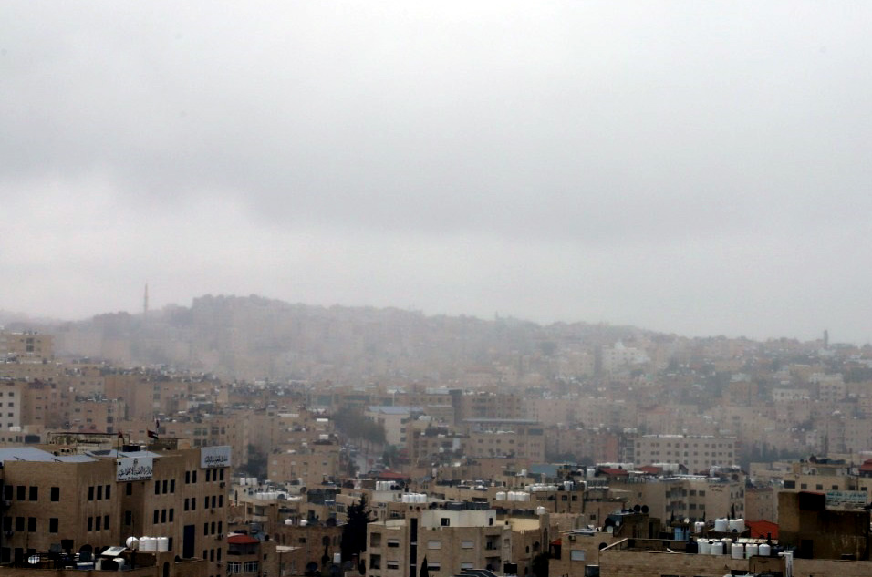 أجواء باردة وغائمة اليوم وأجواء مستقرة غدا