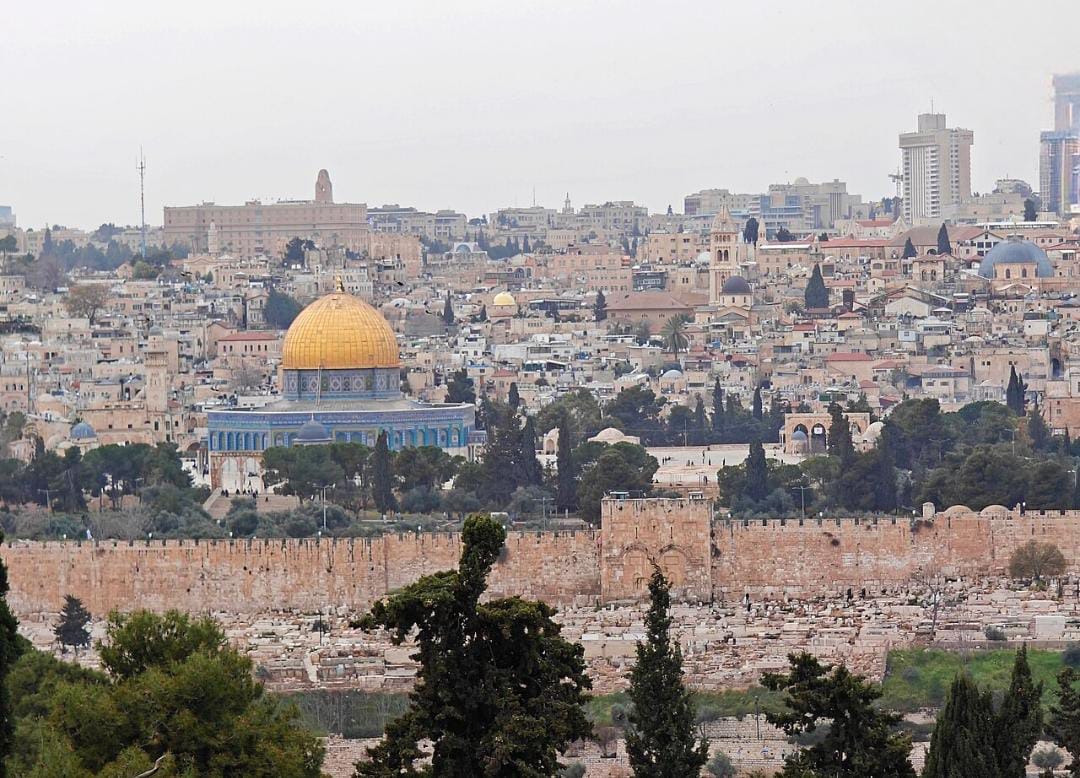 27 اقتحاما للأقصى ومنع رفع الأذان 53 وقتا بالحرم الإبراهيمي الشهر الماضي