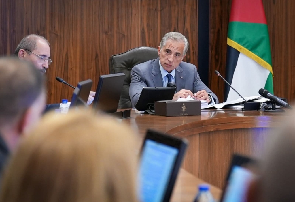 مجلس الوزراء يناقش تداعيات المنخفض الجوي غير المسبوق ويوجّه بإجراءات فورية لإصلاح الأضرار وتعويض المتضررين