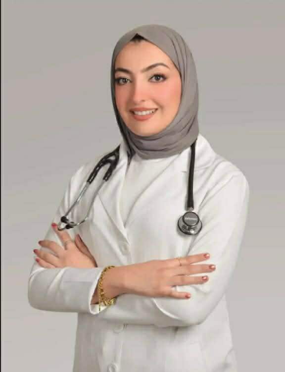 العدوان يهنئون بتخرّج الدكتورة سجود السكر وحصولها على بكالوريوس الطب بتقدير امتياز