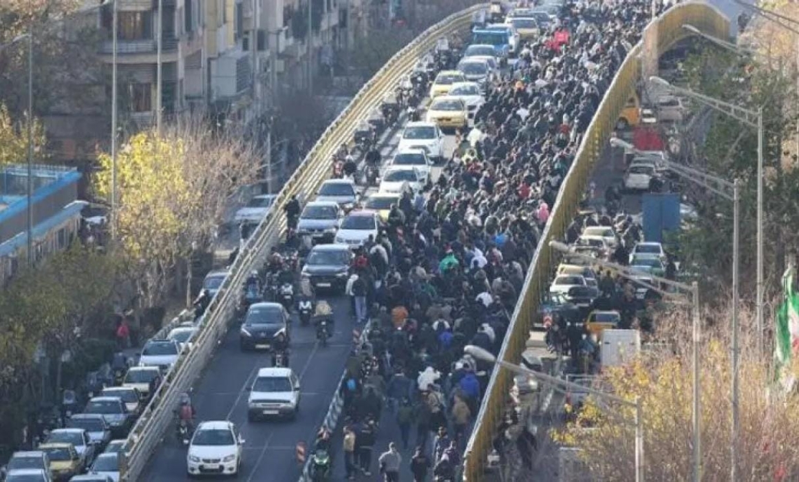 احتجاجات إيران.. 37 قتيلا بينهم شرطي