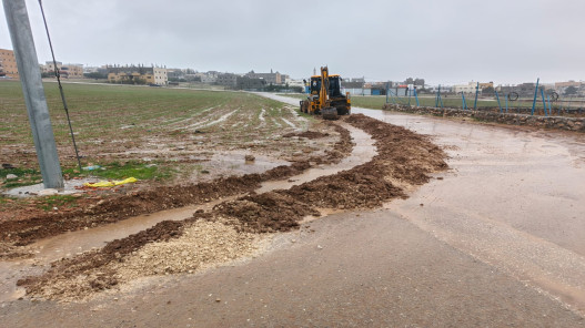 الإدارة المحلية: إغلاق بعض الطرق احترازيا بسبب ارتفاع منسوب المياه