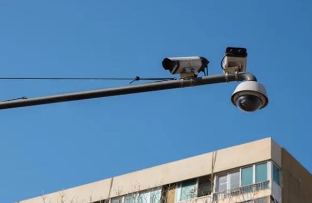 تركيب 20 كاميرا متجولة لرصد المخالفات البيئية في إربد