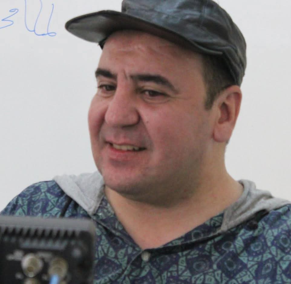 حاتم صلاح الدين يحسم الجدل في «الضحايا»: «اللوكيشن للمحترفين فقط»