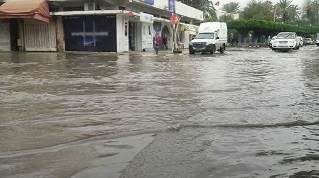 أمطار غزيرة وفيضانات تجتاح عدة محافظات في تونس.. والسلطات تعلق الدراسة