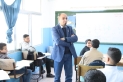 النعيمات يلتقي بالهيئة التدريسية والطلاب في مدرسة معاذ بن جبل الاساسية للبنين