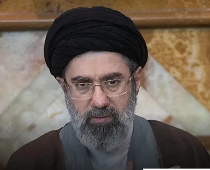 صحيفة إيران تكشف بالاسم من هو المرشد الإيراني الجديد الذي تم انتخابه خلفا لخامنئي
