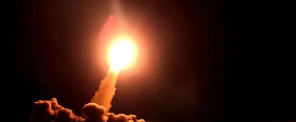 عاجل: الجيش الأمريكي يكشف عن صاروخ دخل المعركة مع إيران ويستخدم لأول مرة في التاريخ