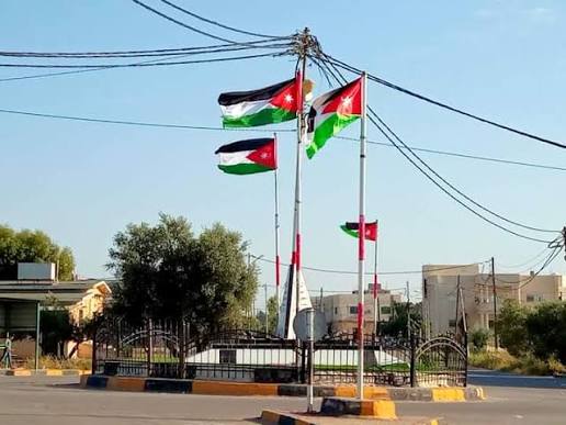 ما هي علاقة القرابة  بين  الحوري والحوارات