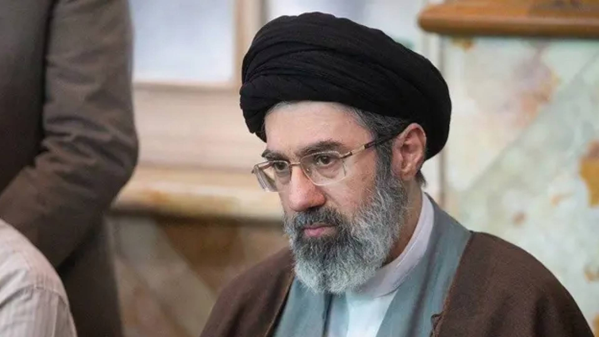 بكين تعتبر اختيار مجتبى خامنئي مرشدا أعلى جديدا في إيران شأنا داخليا