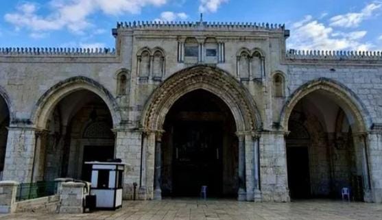 الأردن ودول أخرى يدينون إغلاق الاحتلال أبواب المسجد الأقصى أمام المصلين