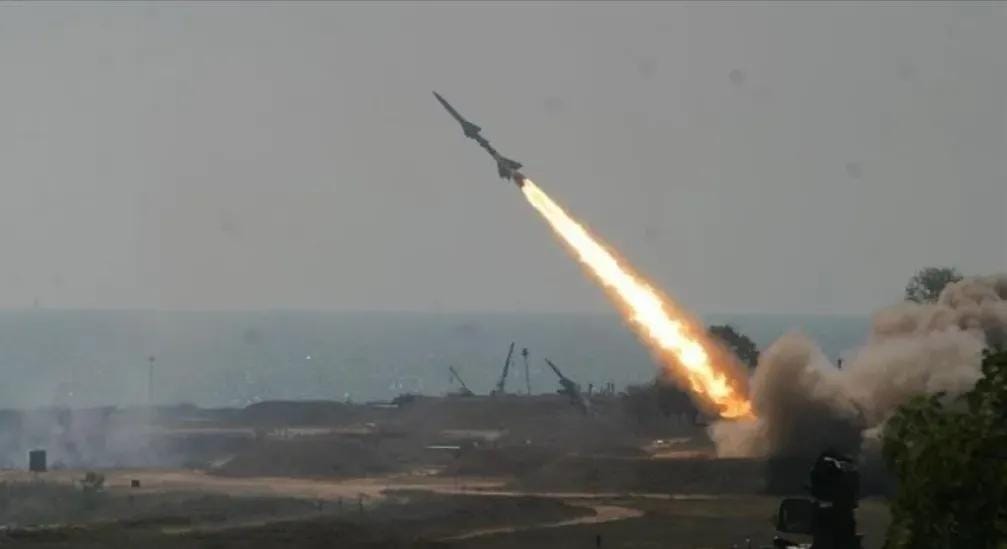 5 صواريخ من العمق العراقي تضرب قاعدة عسكرية للجيش السوري والأخير يتوعد