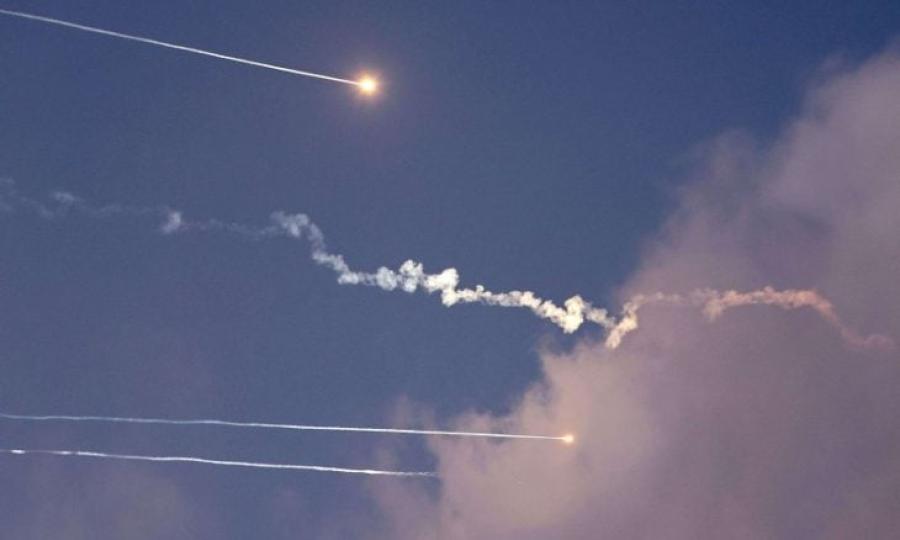 دفعات صاروخية من لبنان نحو إسرائيل .. صفارات الإنذار تدوي في حيفا وعكا وخليجها