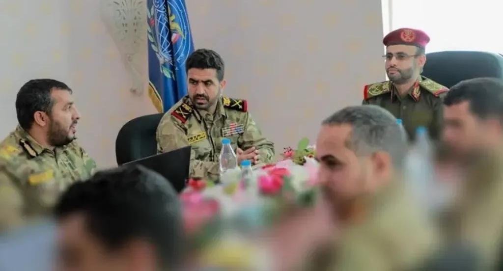 المخابرات الحوثية تحذر قيادات الجماعة وتأمرها بمغادرة منازلها ومقراتها