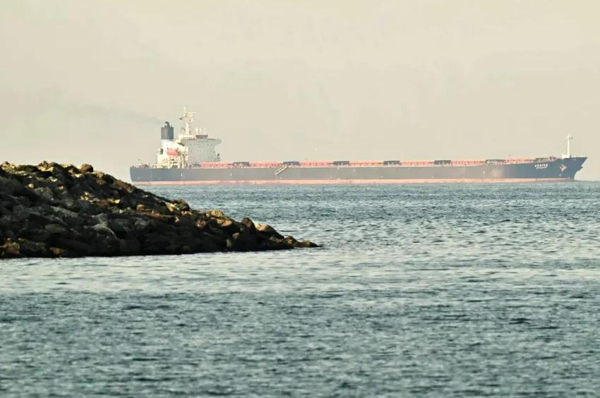 عاجل: الحصار البحري الأمريكي لموانئ إيران يدخل حيز التنفيذ