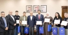 “التربية” تكرم الفائزين بمسابقة روبوتات رياضية باليونان