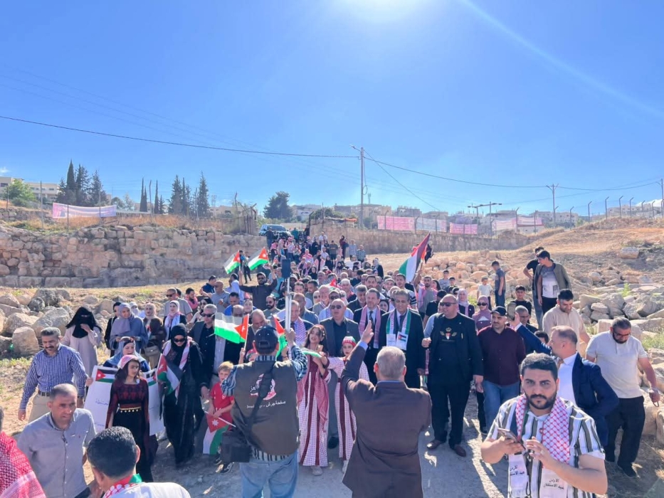 تربية جرش تنطلق بمسيرة مركبات حاشدة احتفالًا بعيد الاستقلال الثمانين (صور)