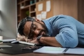 دراسة يابانية: نقص فيتامين B12 وحمض الفوليك وراء الإرهاق المستمر وفقدان الطاقة