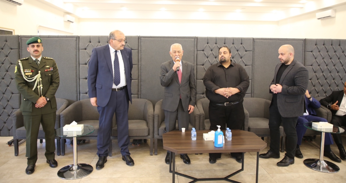 مندوبا عن الملك وولي العهد.. العيسوي يعزي عشائر  العوران والحلالمة والسعود