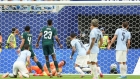 الحارس السعودي العويس  يحبط الأوروغواي في المونديال