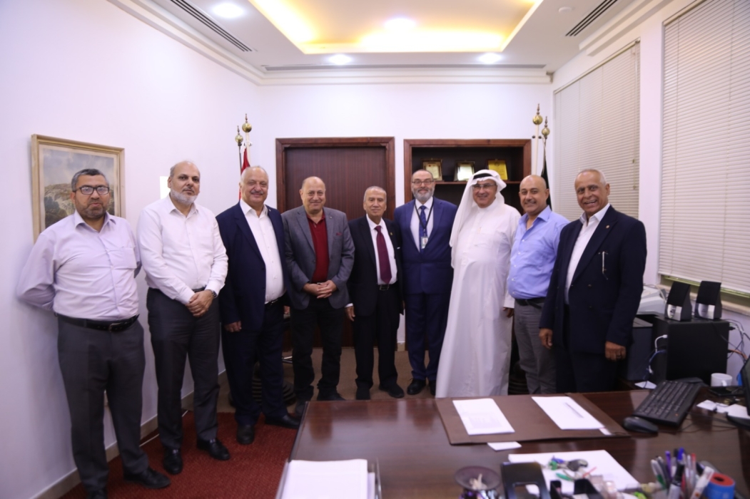 لجنة البرنامج الثقافي تهنئ عماد يامين بتوليه إدارة مكتبة الحسين بن طلال وعزت حراشة بمهامه الجديدة