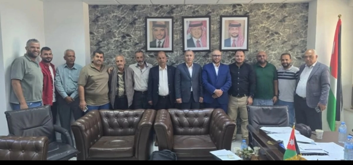 هيئة النقل البري تبحث مع مشغلي خط (إربدالزرقاء) آليات إطلاق مشروع النقل المنتظم
