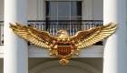 هدية ترامب للبيت الأبيض في ذكرى تأسيسه..«نسر ذهبي»
