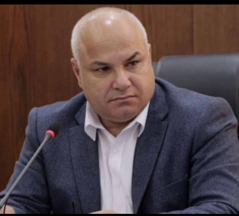 عاجل.. مصدر مسؤول يكشف سبب  طلب رئيس الوزراء من وزير العمل تقديم استقالته